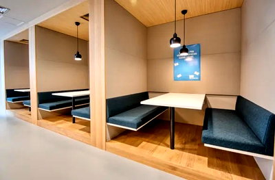 เช่าสำนักงาน สนามกีฬาเทศบาลนครเชียงใหม่ : เซอร์วิสออฟฟิศในเช่าในอาคารmixed use ที่Icon Park Hotel เชียงใหม่ พื้นที่ทำงานสมัยใหม่ที่กว้างขวางและสว่าง ซึ่งออกแบบมาเพื่อรองรับการทำงานสมัยใหม่