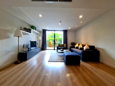 Apartment building for rent Sukumvit 49 : Contemporary 3 Bedroom Apartment For Rent in Thong Lo - BR20556AP