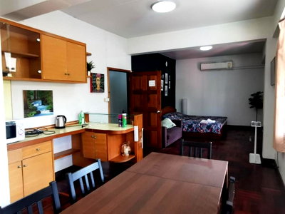 Home office for rent โลตัสเอ็กเพลส(สุทธิสาร) : Home Office about 75 sq m. near BTS Sanam Pao small Pet allowed and company registration