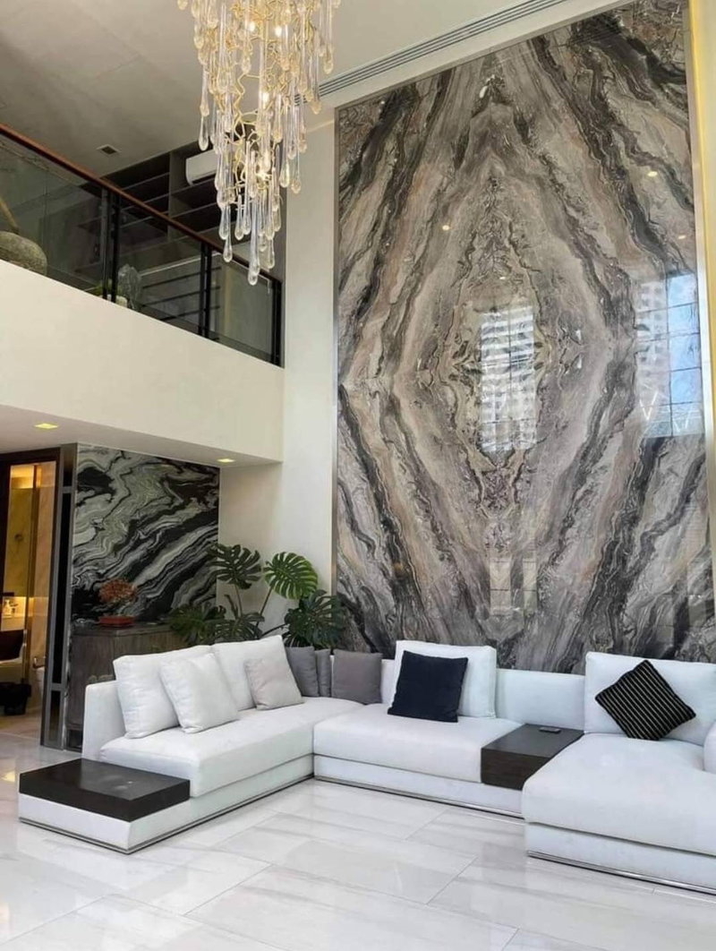 Townhouses for rent : Luxury Villa for Rent  – Quarter 31, Sukhumvit, Bangkok Land Area: 425 sq m An exquisite and luxurious residence , close to BTS Asoke station.