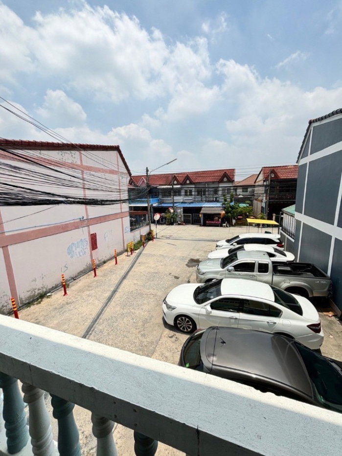 รูป #ให้เช่าทาวน์เฮาส์2ชั้นหลังมุม 2ห้องนอน แอร์ 1 ตัวสามารถเลือกติดชั้นบนหรือชั้นล่างได้ หมู่บ้านฉัตรณรงค์3 ลำลูกกาคลอง3 ทำเลติดถนนใหญ่ เด - รูปที่ 14/18