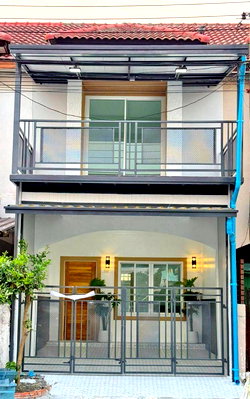 Townhouses for sale : 📣 Selling a townhouse, renovated the whole house 🏡 Piyawararom Village Phase 1 🚇 Near MRT Khlong Bang Phai 🛋 Free furniture 💸  price 1.79 million