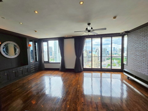 LTH12602 - Aguston Sukhumvit 22 Condo FOR SALE Size 155 sqm. 2 beds 3 baths Near BTS Phrom Phong Station ONLY 26 MB