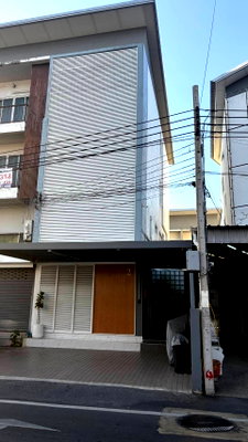 โฮมออฟฟิศให้เช่า : ให้เช่า โฮมออฟฟิศ รีโนเวดใหม่สวย สภาพดี ลาดพร้าว71 เพียง50,000 ขาย14ล้าน 0928242499