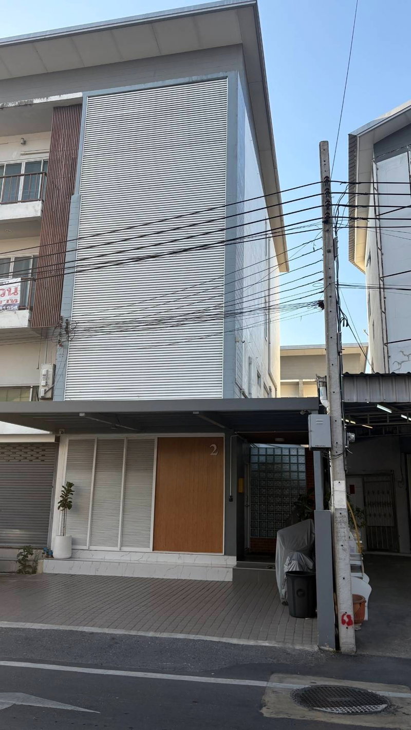 Home office for rent : Home office for rent 50,000 per month soi ladprao 71 renovated new fully furnished 0928242499