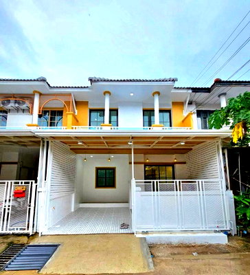 Townhouses for sale : 📢 For sale: Townhouse, Buathong 4 🛠 Renovated  ⚡ Plus a full set of furniture 🚇 Near MRT Khlong Bang Phai 💸 Price 1.69 Free transfer