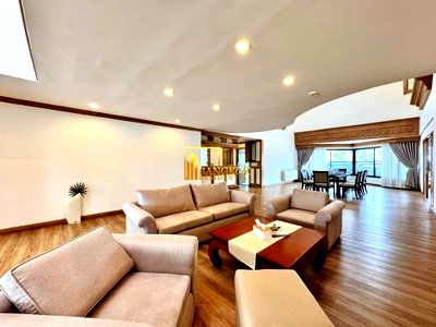 Apartment building for rent Srinakharinwirot University Prasanmit Campus : Huge 4 Bedroom Duplex Penthouse For Rent in Phrom Phong - BR0114AP