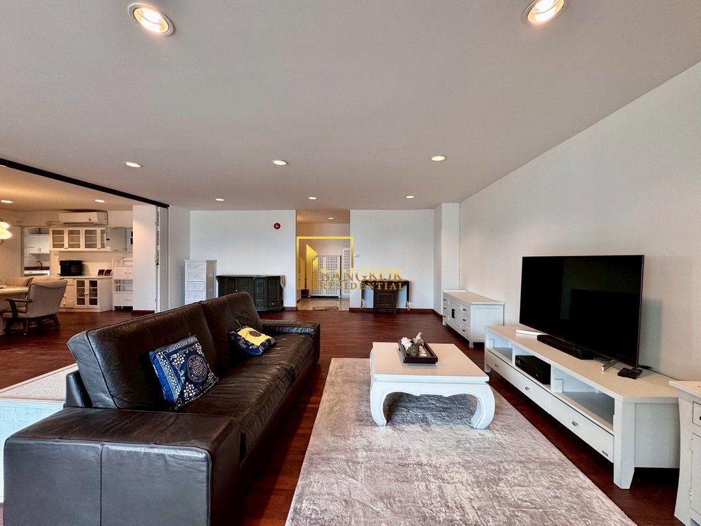 รูป DS Tower 1 - Spacious 3 Bed Condo in Phrom Phong Area - BR19448CD - รูปที่ 3/42