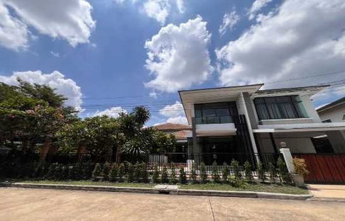 Luxury detached house for rent, Urban Sathorn project, near BTS Bang Wa