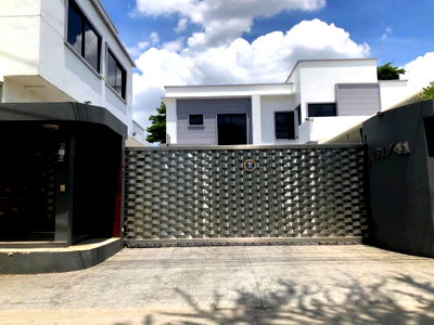 บ้านเดี่ยว วิทยาลัยอาชีวศึกษาธนบุรี : ขายบ้านหรู​ ใกล้​ รพ. ศิริราช​