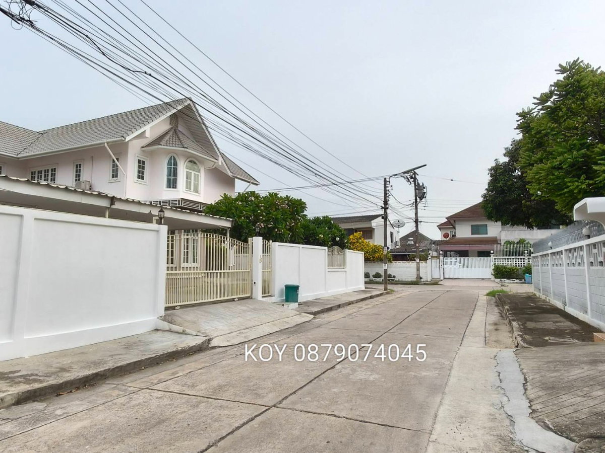 รูป ขายบ้านเดี่ยวปุณณวิถี สุขุมวิท หมู่บ้านเมืองทอง 149ตร.ว หลังมุม 4ห้องนอน ใกล้BTS อุดมสุข ศรีนครินทร์ หมู่บ้านเงียบสงบ ไม่เสียค่าส่วนกลาง 087-9074045 - รูปที่ 2/12