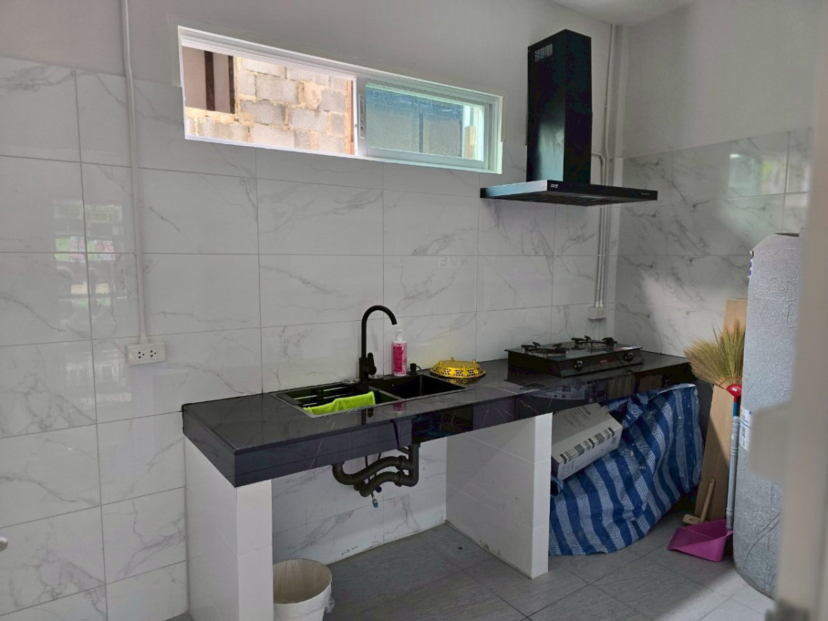 รูป บ้านทำเลสาทร งบ 6 ล้าน มีแบบนี้อยู่จริง! ทาวน์โฮม 4 ชั้น รีโนเวทใหม่ สภาพนางฟ้า - รูปที่ 16/22