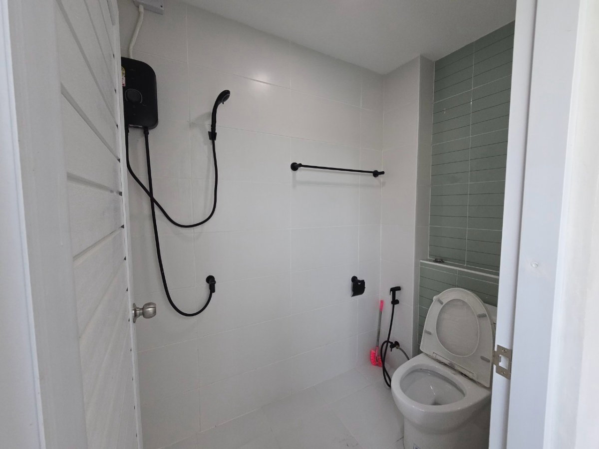รูป บ้านทำเลสาทร งบ 6 ล้าน มีแบบนี้อยู่จริง! ทาวน์โฮม 4 ชั้น รีโนเวทใหม่ สภาพนางฟ้า - รูปที่ 10/22