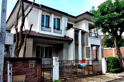 ขายบ้านเดี่ยว : ขายด่วน บ้านเดี่ยว 2 ชั้น หมู่บ้าน THE PALAZZO เดอะพาลาซโซ่ สาธร (กัลปพฤกษ์) แขวงบางขุนเทียน เขตจอมทอง กรุงเทพมหานคร  ราคา 18,000,000฿