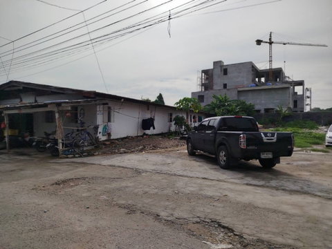 Land with 20 Rooms for Sale  1 Rai (1,600 sq.m.)