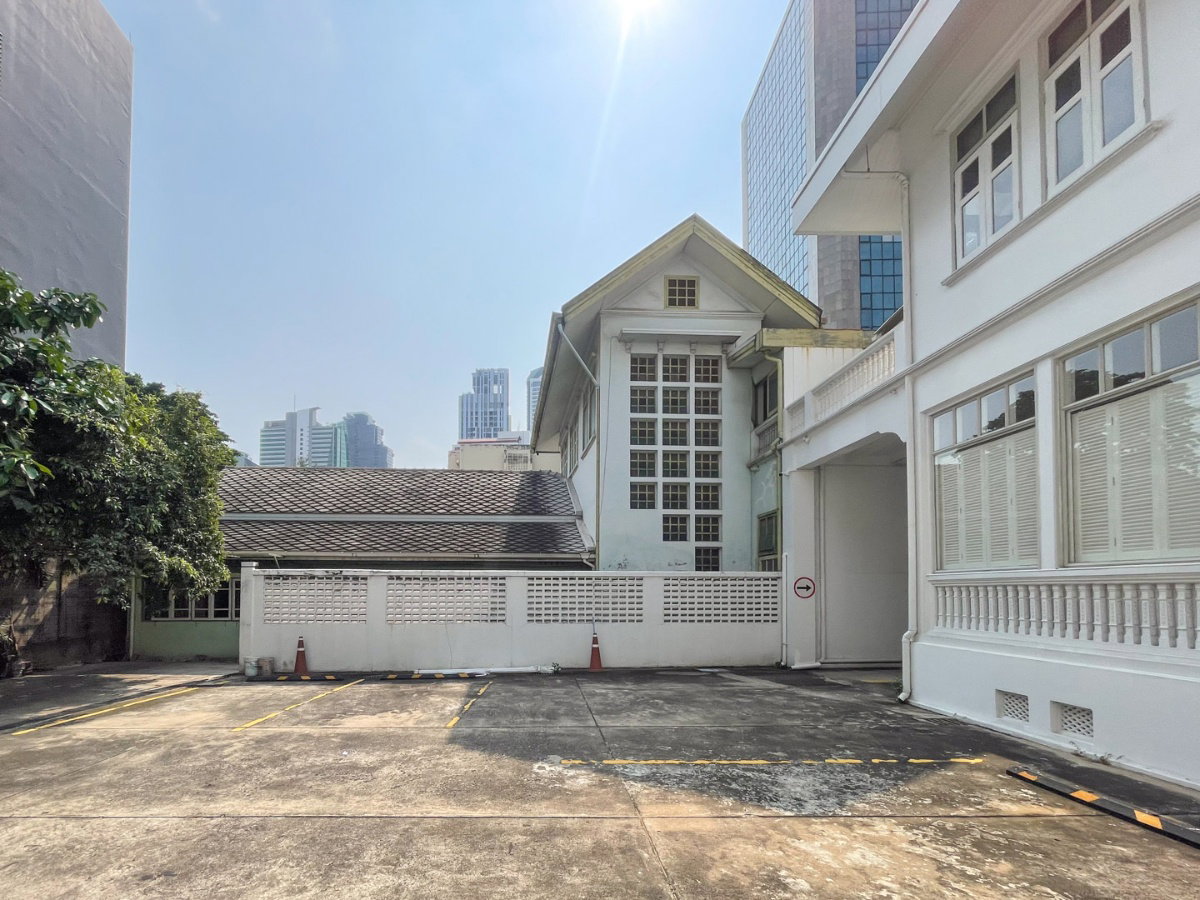 รูป บ้านหรูให้เช่าในย่านสาทร: บ้านใหญ่ 2 หลัง สไตล์ไทยประยุกต์และโคโลเนียล ใกล้ BTS เซนต์หลุยส์ - รูปที่ 15/17