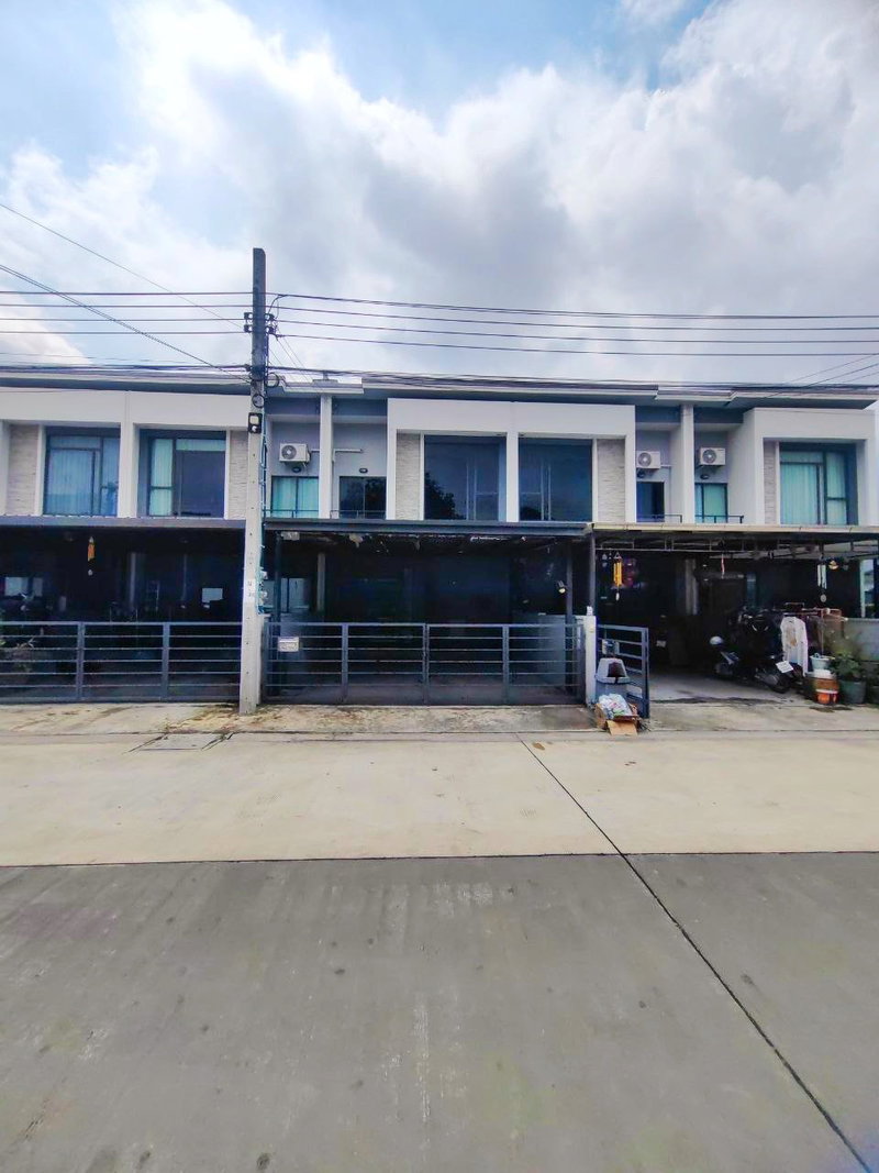 Townhouses for sale : Townhouse for sale, 2 floors, 22.1 sq.w., Pleno Ramintra-Wongwaen Village, near Chatuchak Expressway, Kanchanaphisek parallel road