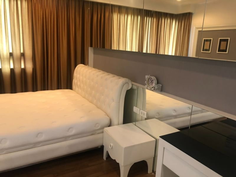 picture The Clover Thonglor
1 bedroom
1 bathroom
46 sqm
Floor 4 - 2/10
