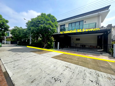 Houses for sale : For Sale : 4 bedroom house near Mega Bangna