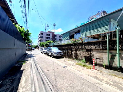 บ้านเดี่ยว เทสโก้โลตัส เอ็กตร้า พระราม 4 : 🎯 บ้านเดี่ยว “หลังมุม” กลางสุขุมวิท! Rare Item! ที่ดิน 71 ตร.วา | ใช้สอย 256 ตร.ม. | แค่ 5 นาทีถึงทองหล่อ – เอกมัย – BANGKOK PREP!