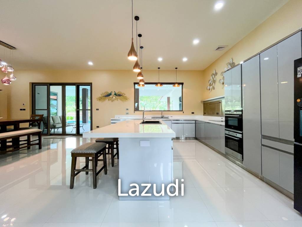 picture 4 Beds 4 Baths 678 SQ.M. Phoenix Gold Golf - 9/36