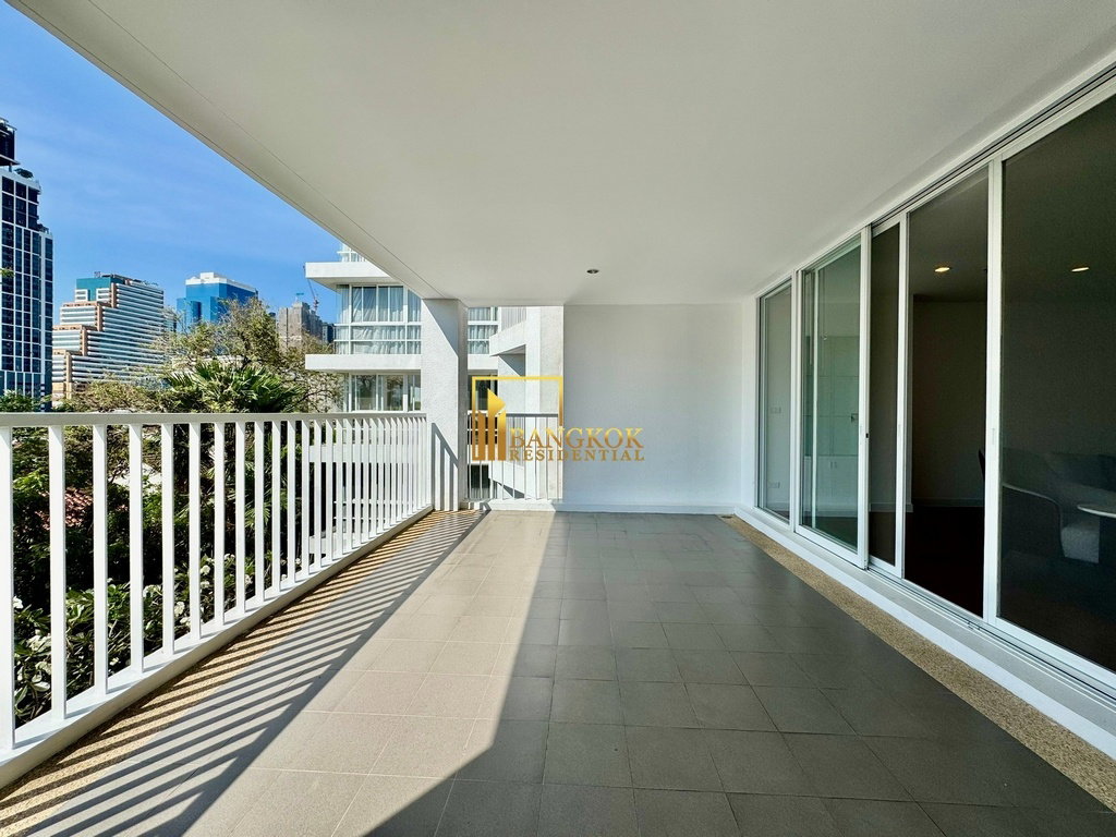 picture Spacious 4 Bed Apartment in Low Rise Ekkamai Development - BR7277SA - 5/43