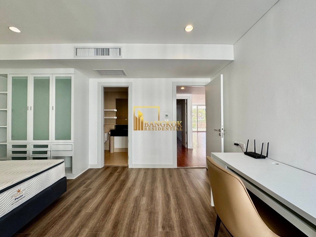 picture Spacious 4 Bed Apartment in Low Rise Ekkamai Development - BR7277SA - 23/43