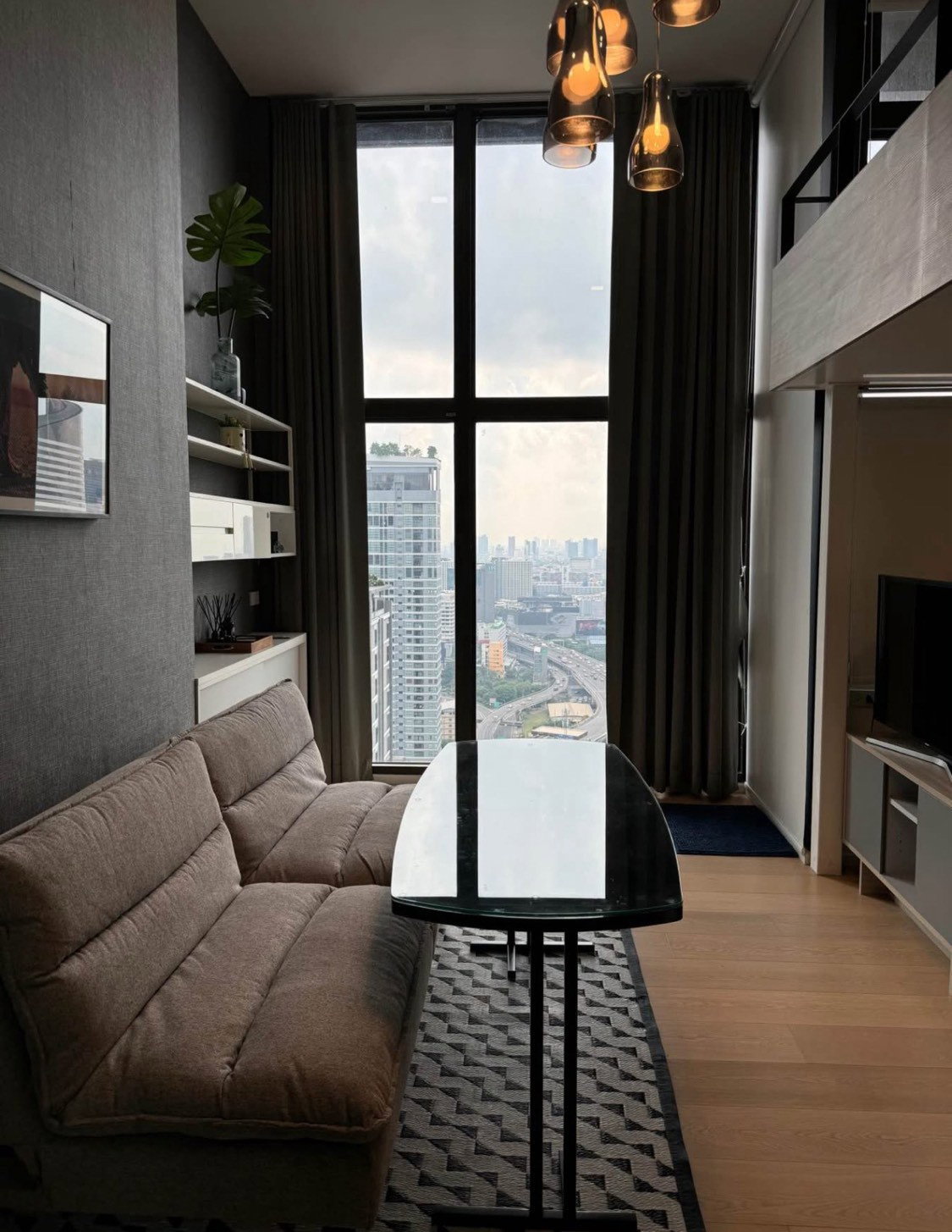 ให้เช่า ชีวาทัย เรสซิเดนซ์ อโศก ห้องDuplex วิวสวย เครื่องใช้ไฟฟ้าครบ พร้อมอยู่! (Line: Yosita828)