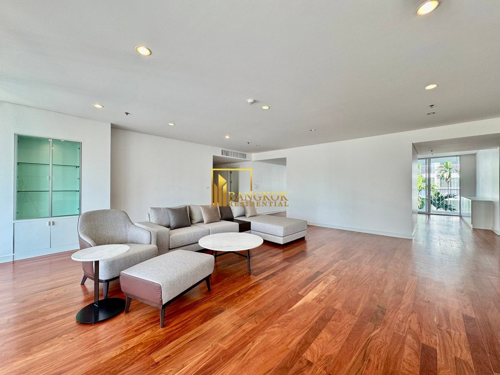 picture Spacious 4 Bed Apartment in Low Rise Ekkamai Development - BR7277SA - 2/43