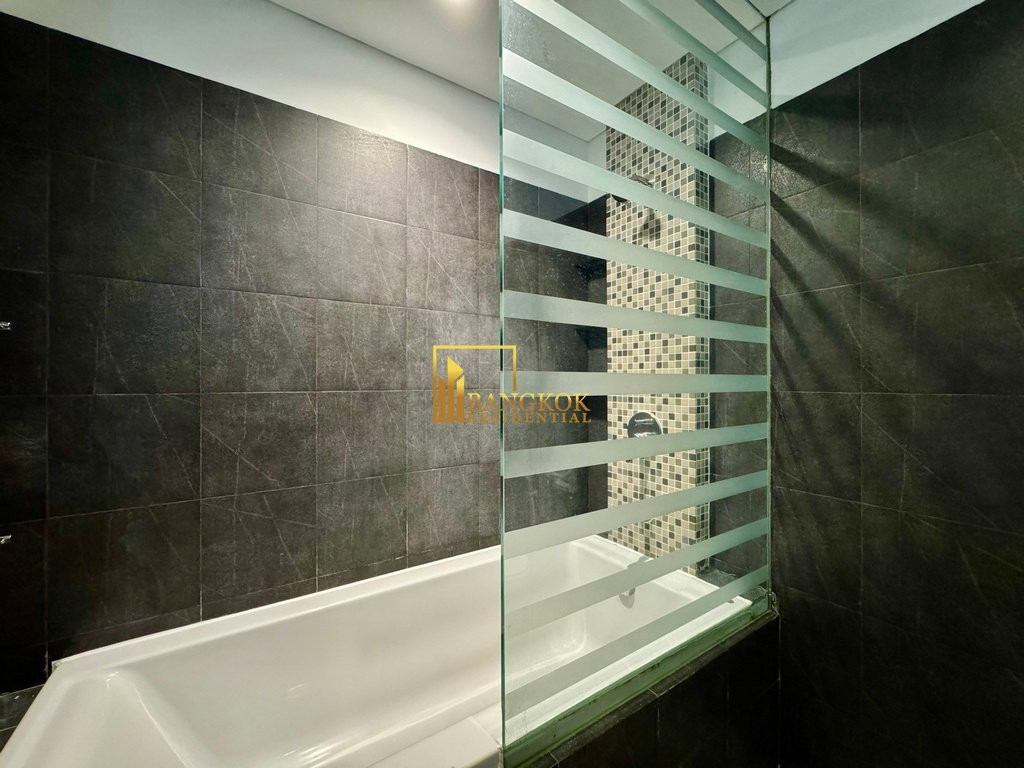 picture Spacious 4 Bed Apartment in Low Rise Ekkamai Development - BR7277SA - 29/43