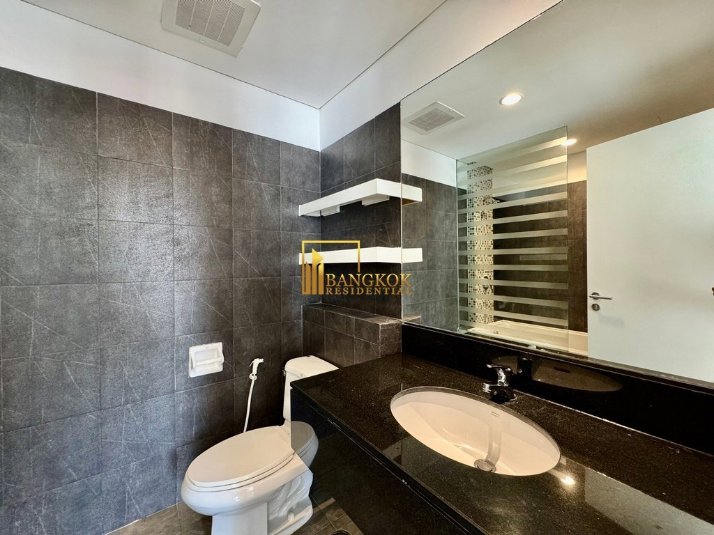 picture Spacious 4 Bed Apartment in Low Rise Ekkamai Development - BR7277SA - 28/43