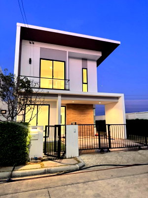Houses for rent Samut Prakarn : House for rent COMO Bianca II, ready to move in. If interested, contact Line @goodmanpro or call 0999029192.