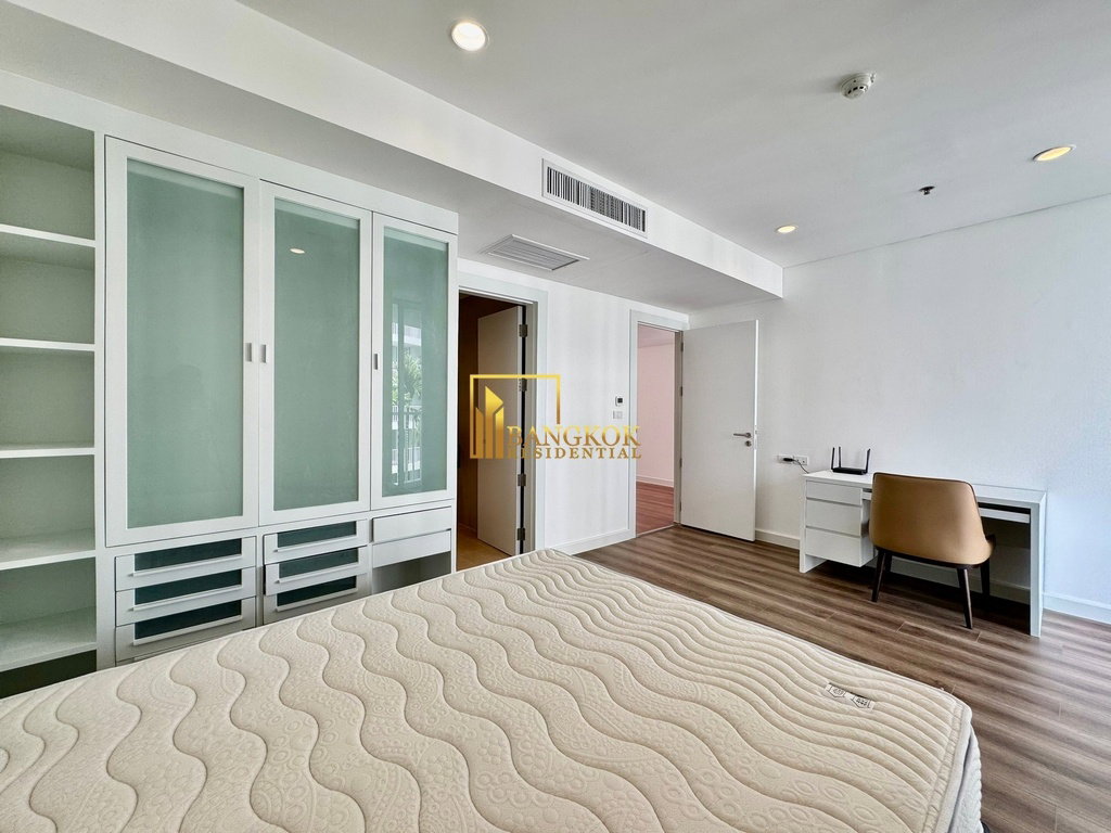 picture Spacious 4 Bed Apartment in Low Rise Ekkamai Development - BR7277SA - 22/43