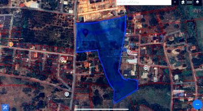 Land for sale Chiang Mai : Vacant land for sale in San Sai District, Chiang Mai. Total area: 15 rai, 2 ngan, and 48 square wah (equivalent to 24,192 square meters).