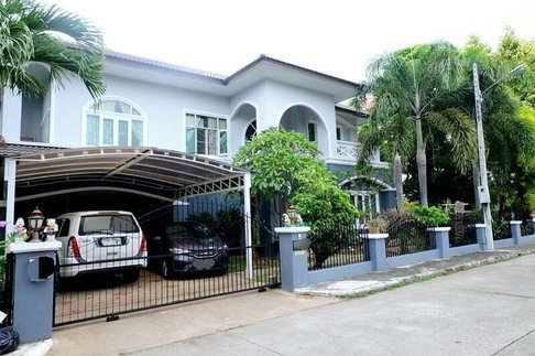 Ph0407 ขายบ้านพูลวิลล่า ราคาสุดคุ้มมากๆ กับพื้นที่ขนาด 234 ตรว. 3 นอน 3 น้ำ ขายเพียง 9.5 ลบ.