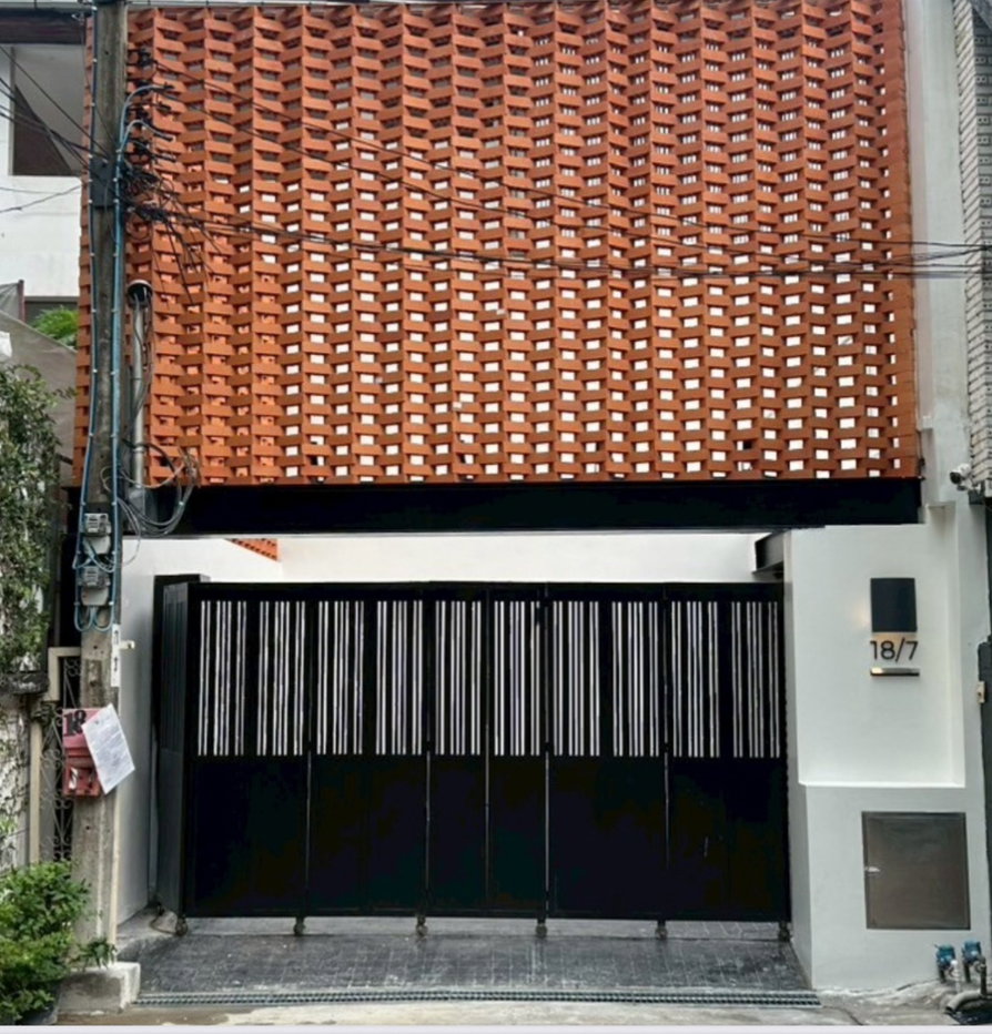 picture LIVE & WORK IN STYLE Sukhumvit 49 - 1/20