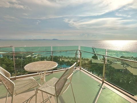UK01-238 ให้เช่าCasalunar Paradiso Condo แสนสุข, ชลบุรี ใกล้ ศรีราชา| คอนโดริมทะเล บรรยากาศสุดผ่อนคลาย : 1 ห้องนอน 62ตร.ม. ชั้น10 เช่า 25,000 บ./เดือน