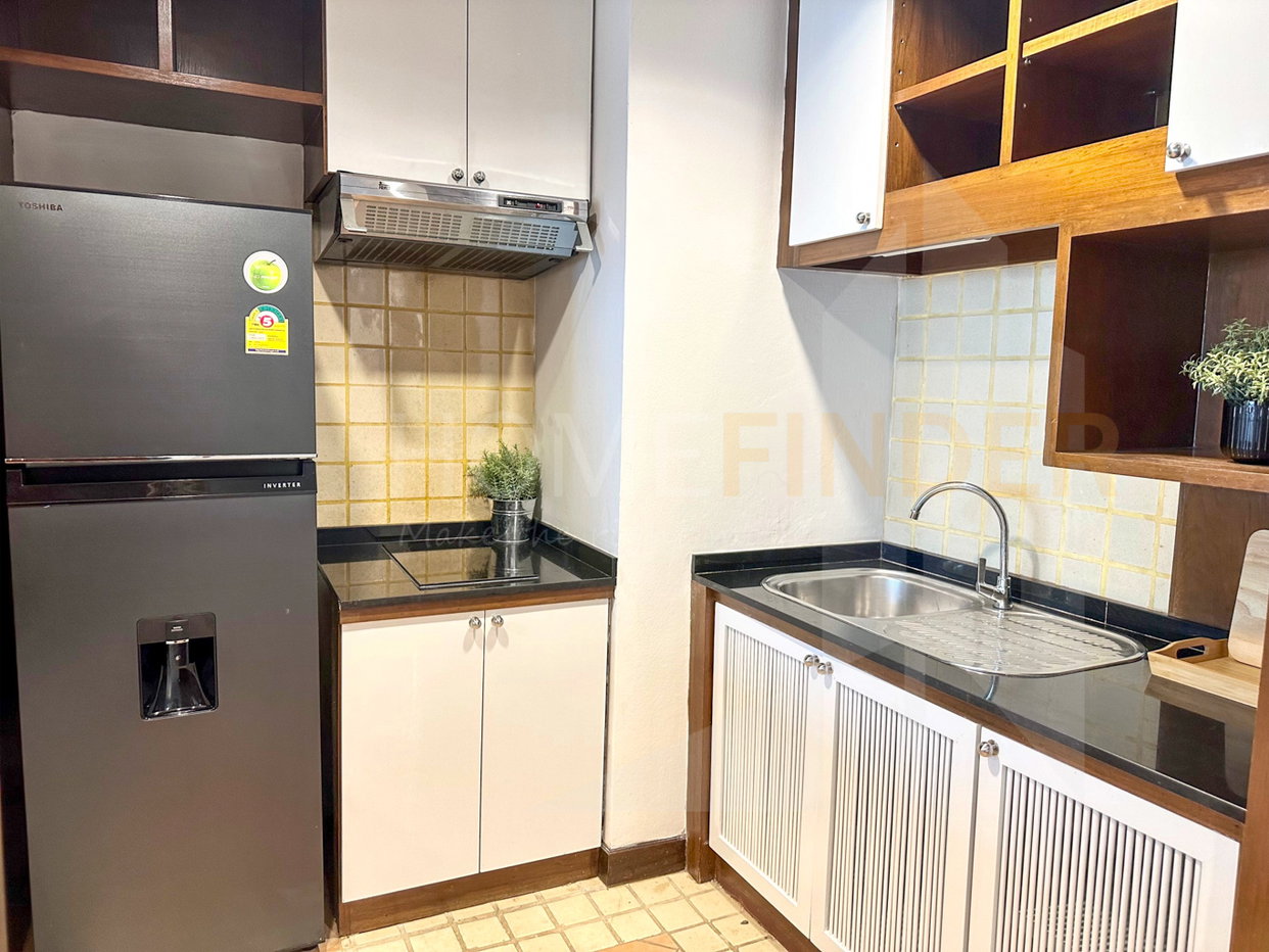 picture The Royal Place 1 1 bedroom, for rent - 14/15