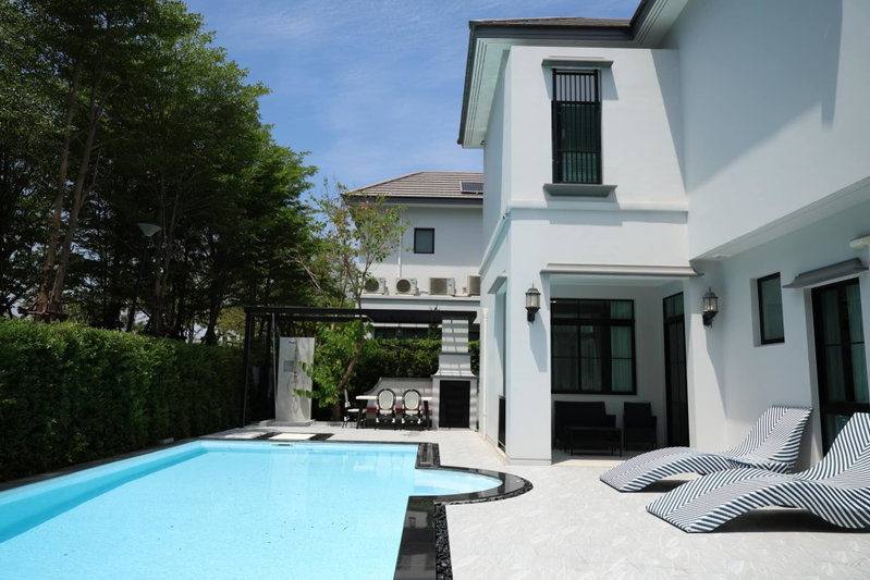 Houses for rent : Nantawan Rama 9 - New Krungthepkreetha 5 bedrooms, for rent