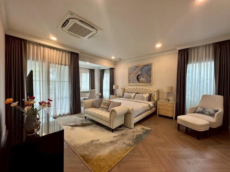 ขายบ้านเดี่ยว : Nantawan Rama 9 - New Krungthepkreetha 5 bedrooms, for sale