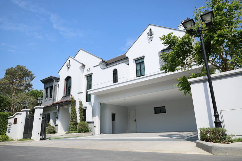 ขายบ้านเดี่ยว : Nantawan Rama 9 - New Krungthepkreetha 5 bedrooms, for sale
