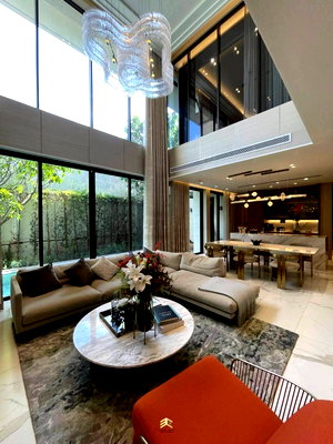 บ้านเดี่ยว ถนนสุขุมวิท : LTHC12667 – Super Luxury House FOR SALE at Park Heritage Pattanakarn Size 75 Sqw. 568.26 Sqm. 4 beds 6 baths ONLY 64.5 MB