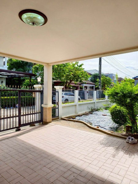 รูป ✨✨✨ "บ้านใหญ่ ทำเลดี หลังมุม บรรยากาศร่มรื่น ราคาโดนใจ!"   🏡 บ้านเดี่ยว 2 ชั้น หลังมุม ในหมู่บ้านแมกไม้ เพิ่มสิน 38 - รูปที่ 4/20