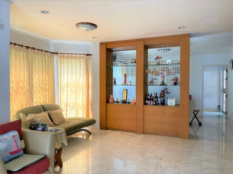 รูป ✨✨✨ "บ้านใหญ่ ทำเลดี หลังมุม บรรยากาศร่มรื่น ราคาโดนใจ!"   🏡 บ้านเดี่ยว 2 ชั้น หลังมุม ในหมู่บ้านแมกไม้ เพิ่มสิน 38 - รูปที่ 6/20