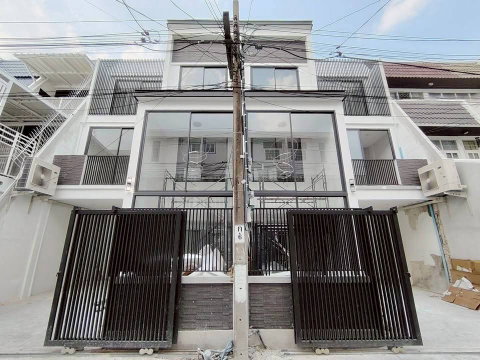 LTHC12668 – Home office FOR RENT in Ekkamai 22 Size 21 Sqw. 200+ Sqm. 3 beds 3 baths Near BTS Ekkamai Station ONLY 85K/Month