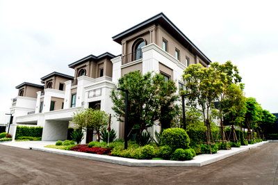 Houses for sale Samut Prakarn : Cinq Royal The Eighteen Bangna KM.7 5 bedrooms, for sale