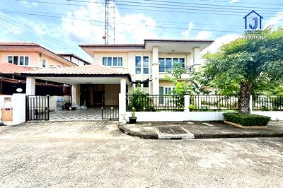 บ้านเดี่ยว ลำลูกกา ปทุมธานี : ขายบ้านเดี่ยว 2 ชั้น หมู่บ้านแหวนยอด 3 ลำลูกกา-คลองสาม ซอยลำลูกกา21 ใกล้สถานีรถไฟฟ้าคูคต