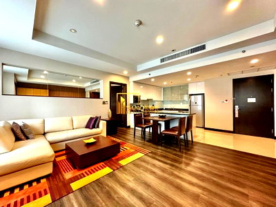Apartment building for rent Srinakharinwirot University Prasanmit Campus : Luxurious 1 Bedroom Serviced Apartment in Phrom Phong - BR30244SA