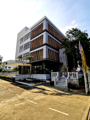 Shophouses for rent ม.เอแบค : Commercial Building for Rent – 4 Floors – Prime Location, Wang Thonglang 1 Rai 35 Sq Wah  Usable Area: 1,659 sq.m.  