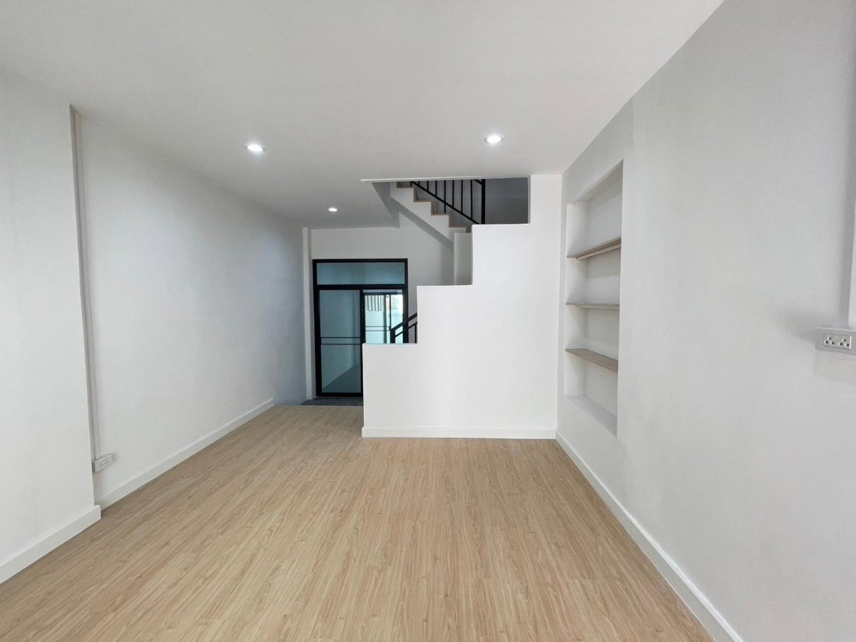 รูป [ขาย] ทาวน์โฮม 3 ชั้น หมู่บ้านลัลลี่วิลล์ ลำลูกกา-คลอง 1 ใกล้รถไฟฟ้าสายสีเขียว - รูปที่ 45/59